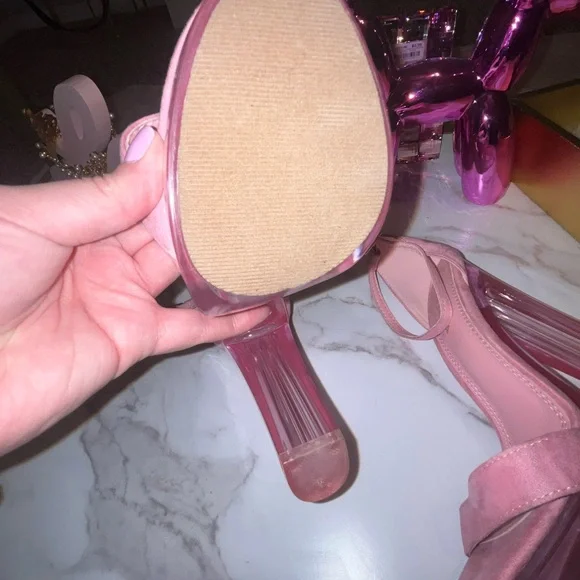 Brand new fashion nova heels - Picture 2 of 3